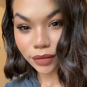 Meet your Posher, Benay